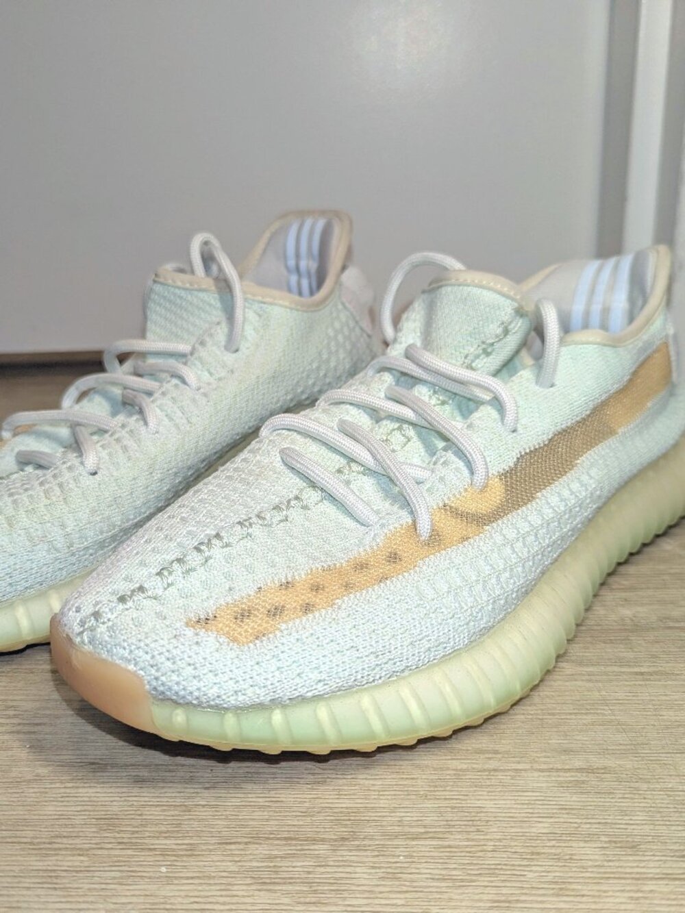 Adidas Yeezy Boost 350 V2 Hyperspace